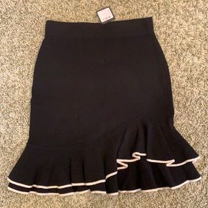 BRAND NEW CLUB MONACO MINI SKIRT